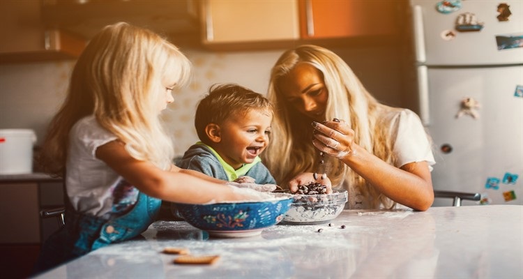 Donne tra il diritto al lavoro e il diritto alla famiglia
