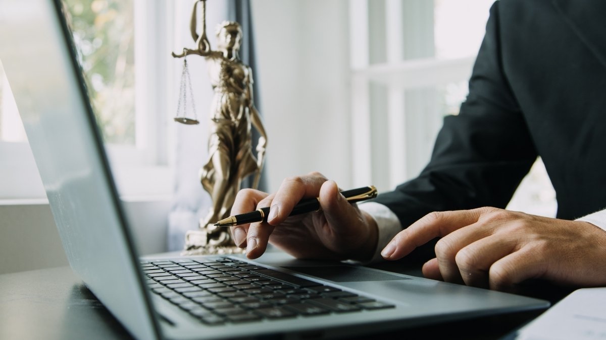 Avvocato sanzionato per negligenza-responsabilità-avvocati-sos-difesa-legalita